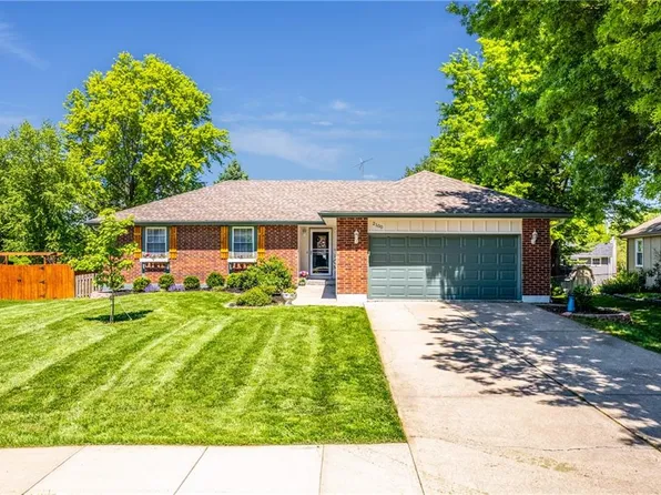 2100 NE Knollbrook St, Lees Summit, MO 64086