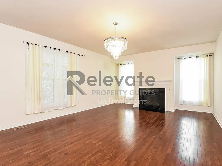 2913 Bayfront Way — Photo 3