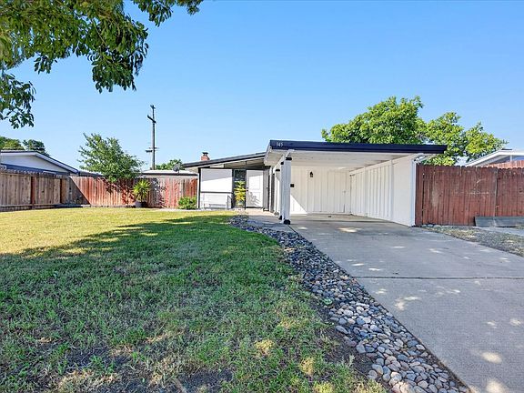 2nd image of 945 Laurel Way