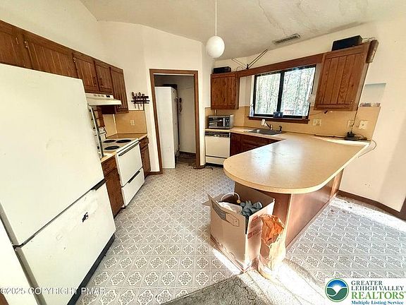 5th image of 101 Dogwood Dr