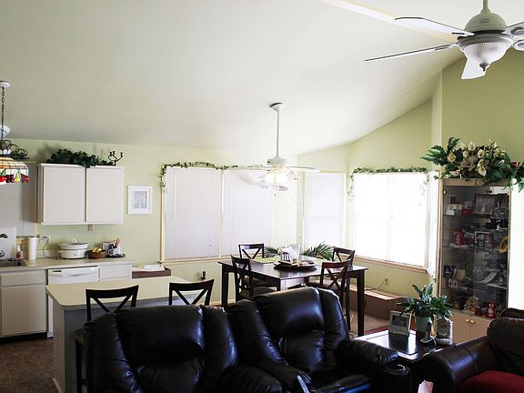 3rd image of 606 Wesley Ave #2