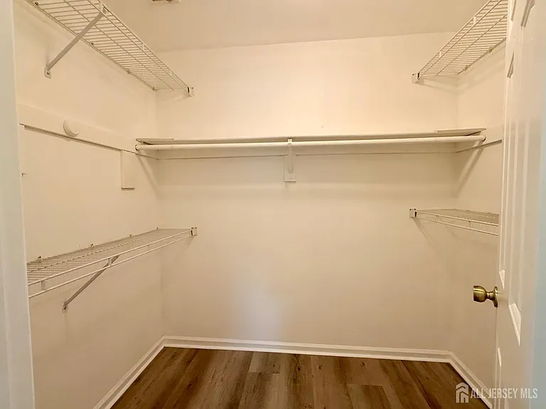 902 Woodhaven Dr — Photo 9