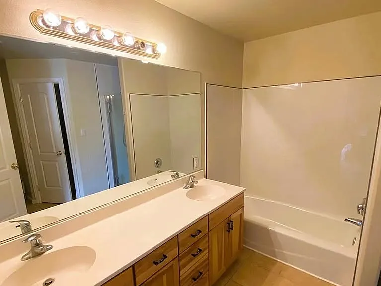 1912 Hollyhock Cir — Photo 29
