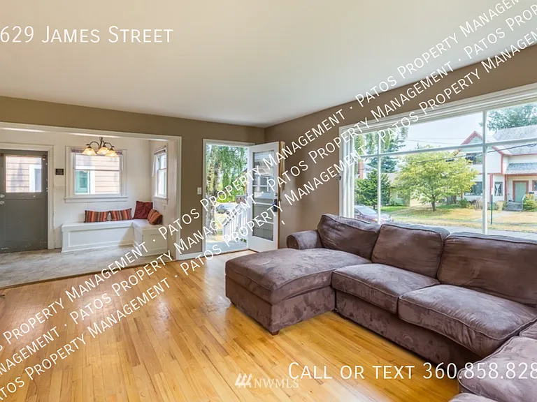 1629 James St — Photo 4