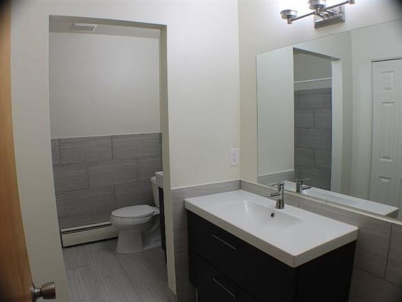 2nd image of 1233 Island Dr APT 103
