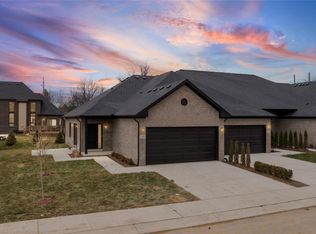 21951 Deer Brook Dr #4, Southfield, MI 48075