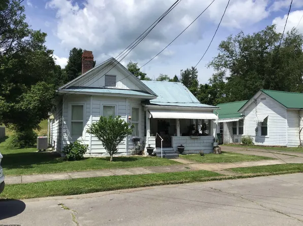 19 Pinnell St, Buckhannon, WV 26201