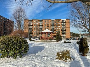 200 Locust St APT 605, Lynn, MA 01904