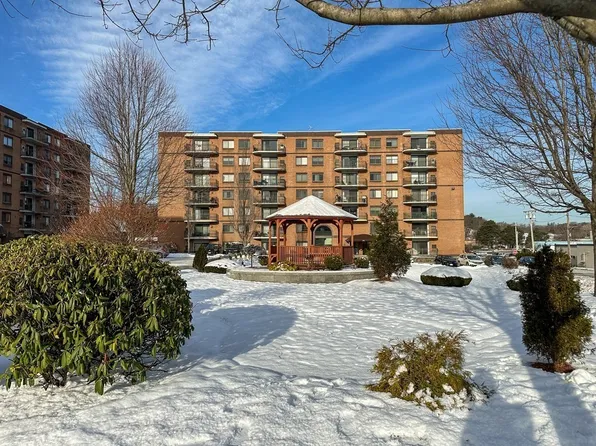 200 Locust St APT 605, Lynn, MA 01904