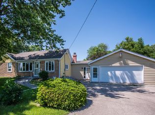 7316 Springfield Rd, Lake Geneva, WI 53147