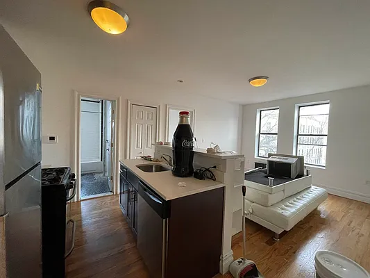 Rented by Hillel Realty Group | media 1