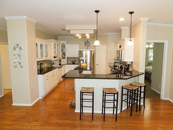 3rd image of 38628 Callaway Blvd