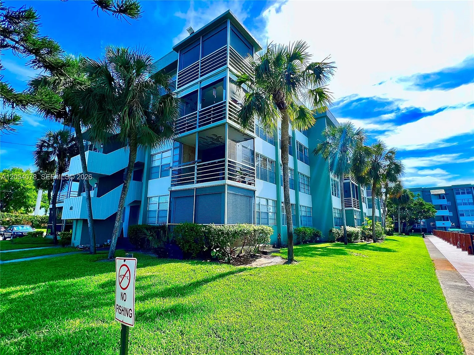 Watergate Condominium No — Photo 4
