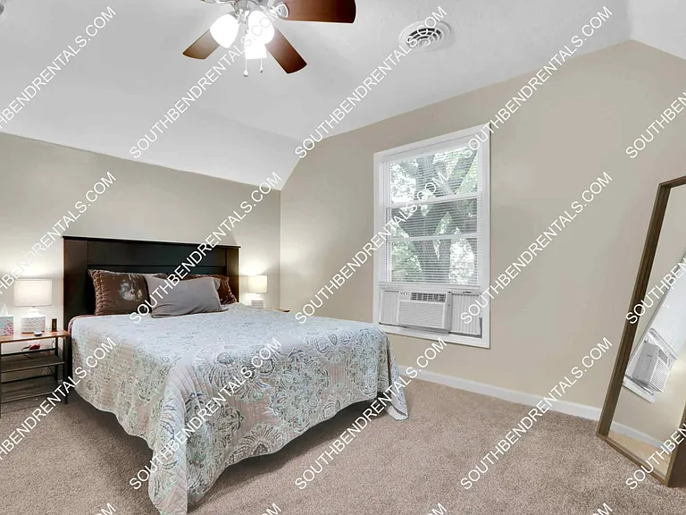 112 E Indiana Ave #C — Photo 8