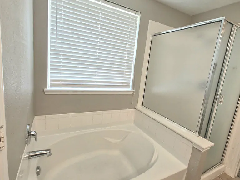 4440 Ravensbrook Ct — Photo 16