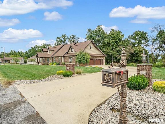 2nd image of 432 Indian Trail Dr