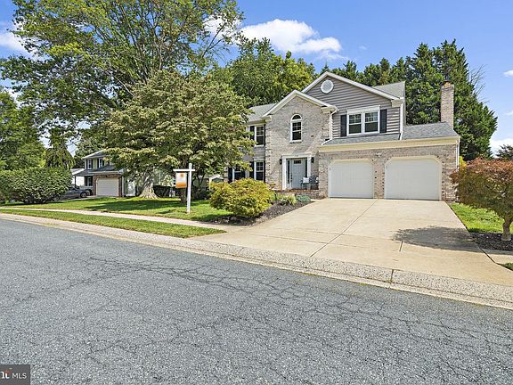 4th image of 792 Delray Dr