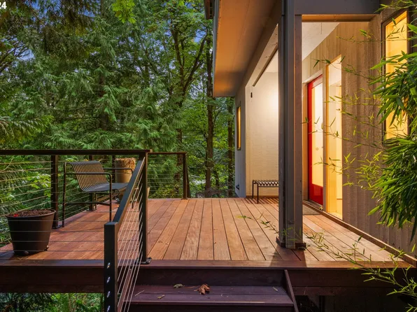 4915 SW Barnes Rd, Portland, OR 97221