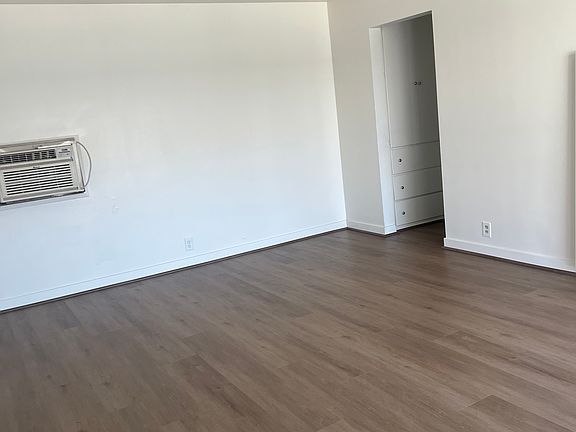 3rd image of 1746 Grevelia St APT I