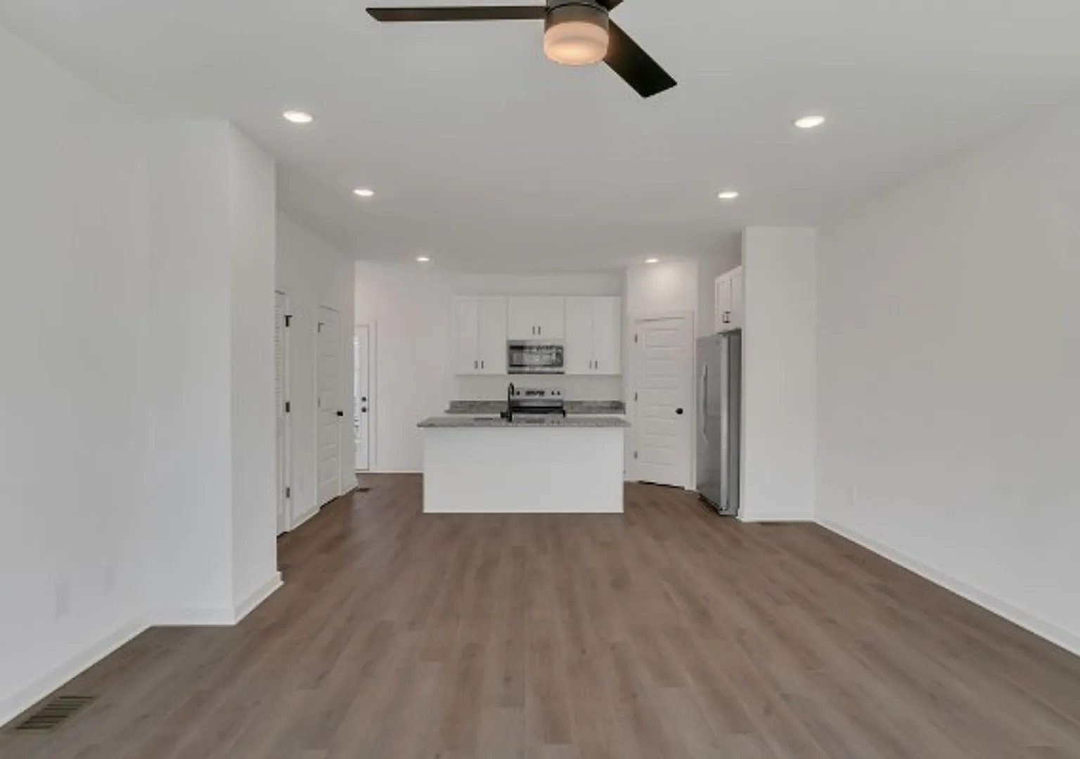 For Lease- New Build Townhome With Rooftop In Lebanon! — Photo 3