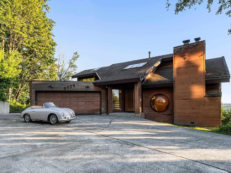 1st image of 2774 Lucern Cres #2732