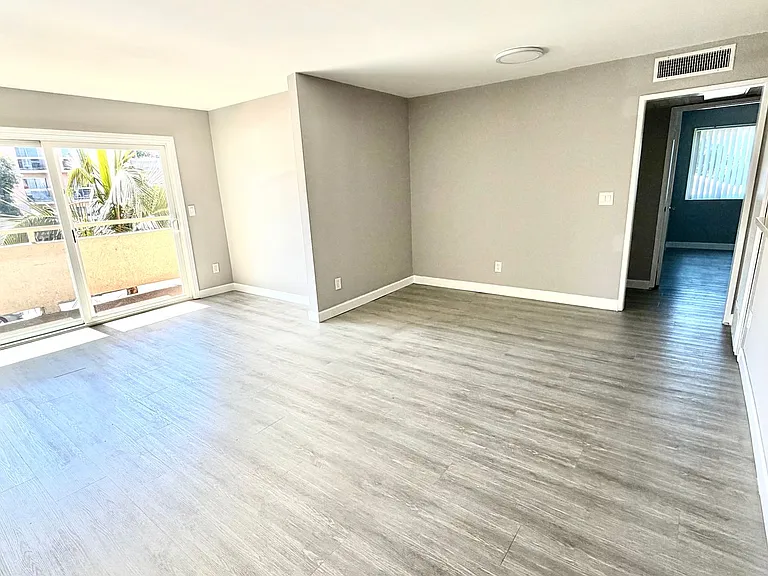 14689 Nordhoff St — Photo 8