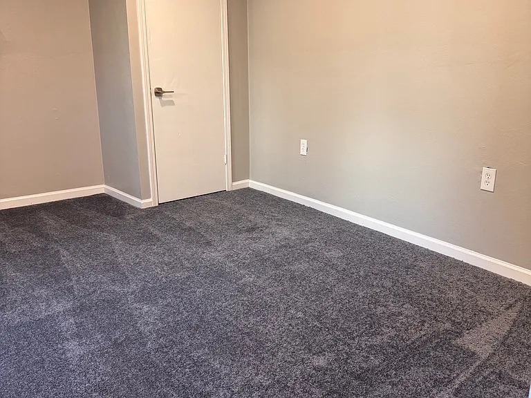 565 Montgomery St #A — Photo 12
