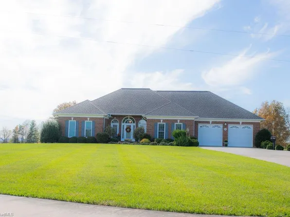 1435 Boiling Springs Rd, Purlear, NC 28665