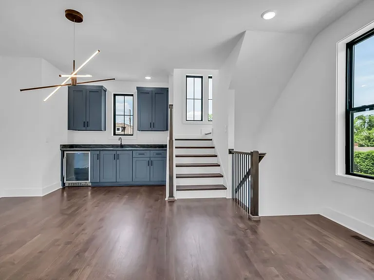 1114 Leland Ave — Photo 9