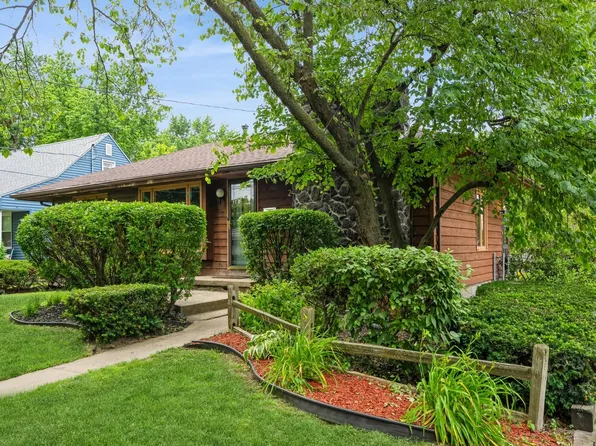 2400 Farwell Rd, Des Moines, IA 50317