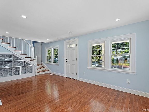 2nd image of 58 Whippoorwill Road E