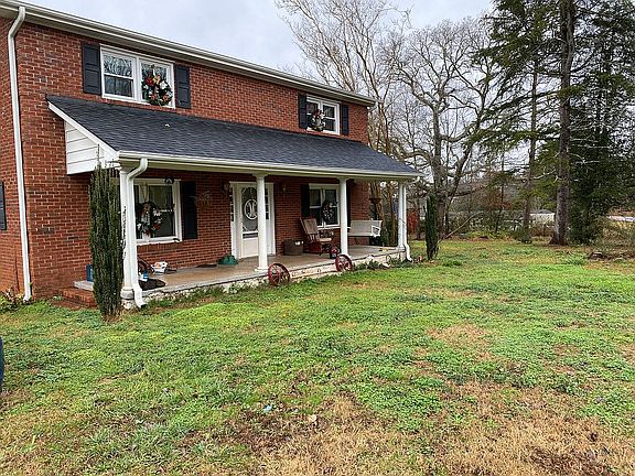 Country Charmer on 13 acres