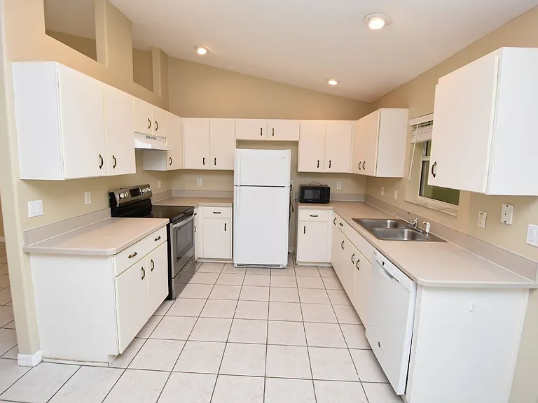 33 Lloyd Trl #B — Photo 11
