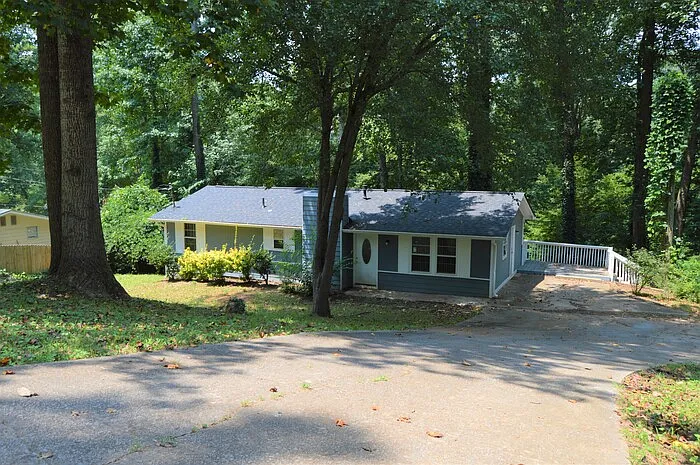 110 Wildwood Dr — Photo 1