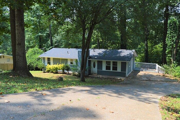 1st image of 110 Wildwood Dr