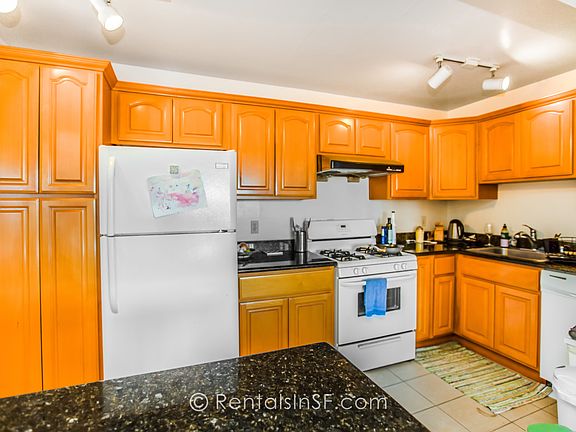 4th image of 726 Oak St #201