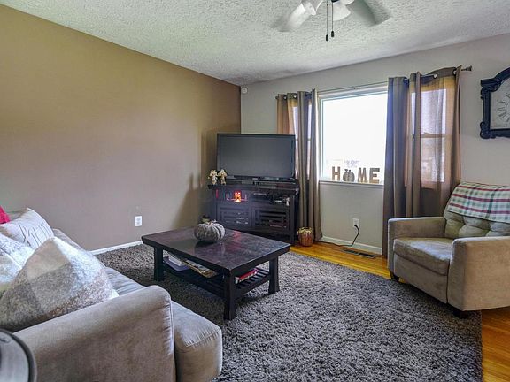 3rd image of 550 Brookdale Dr