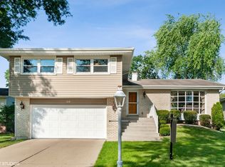 108 Coral Ln, Wheeling, IL 60090