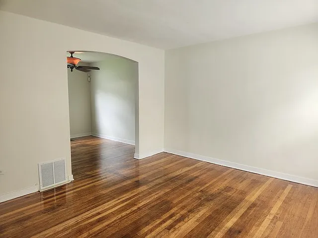 2510 E 96th St — Photo 3