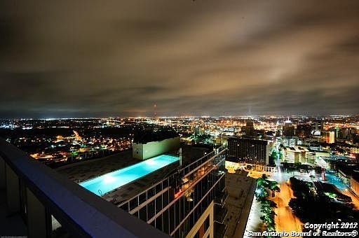1st image of 600 E Market St