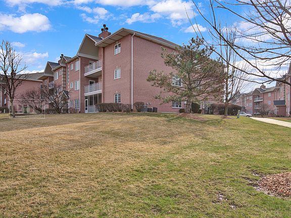 2nd image of 17930 Settlers Pond Way Unit 1C