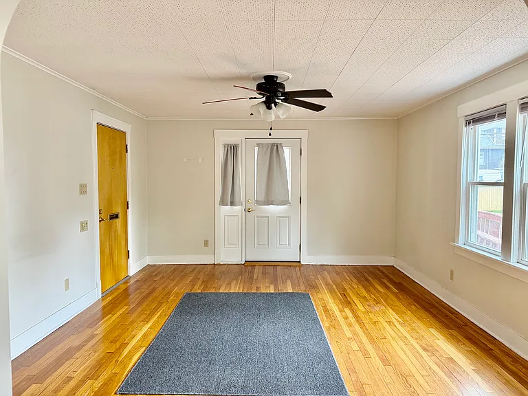 147 E Frederick St #1 — Photo 11