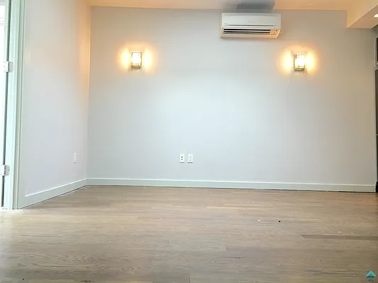 Rented by EXR | media 29