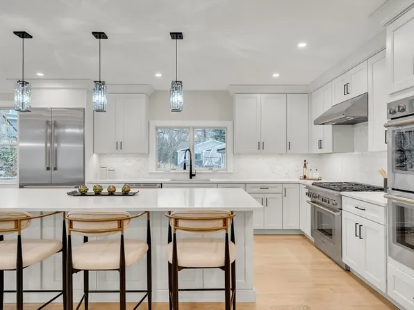 383 Marrett Rd, Lexington, MA 02421