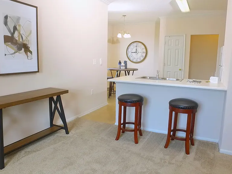 Camden Grove Apartments — Photo 9