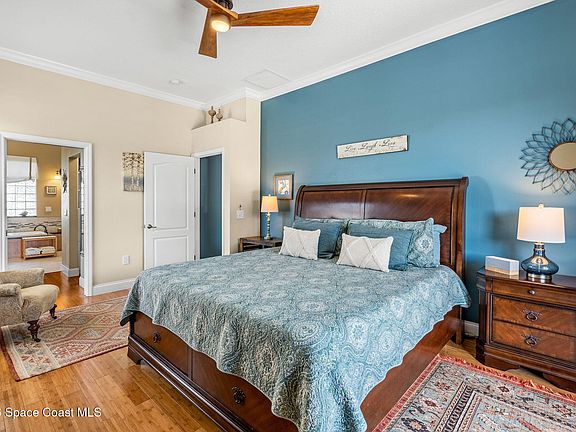 5th image of 4638 Alamanda Dr