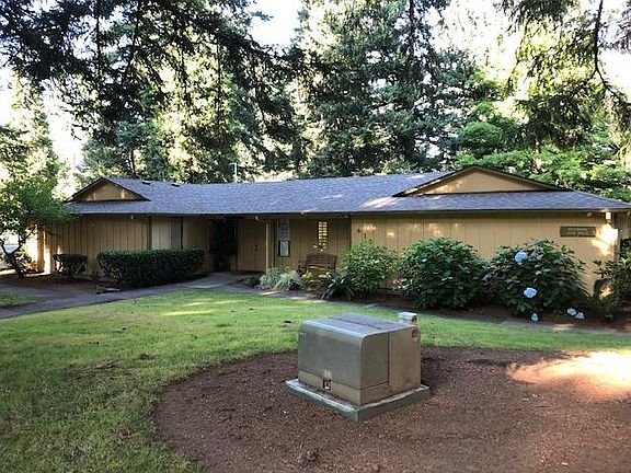 5th image of 721 NE 132nd Ave