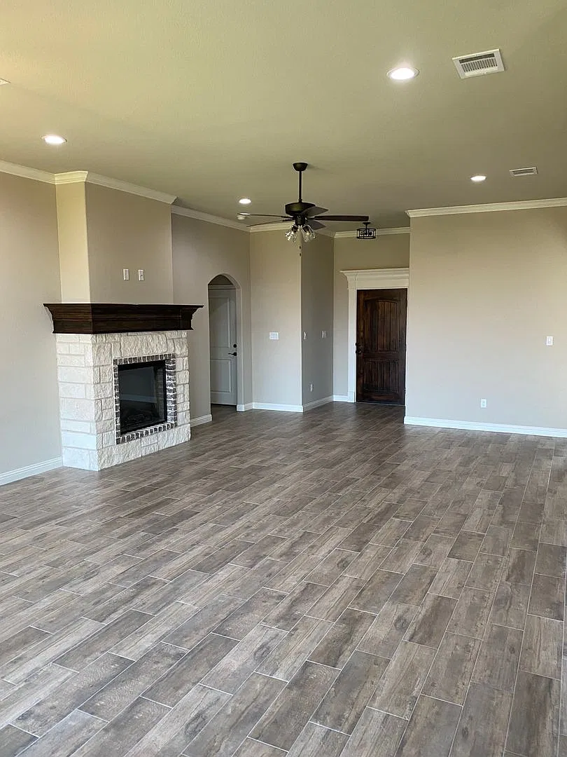 Gorgeous Home in Meander Estates — Photo 3