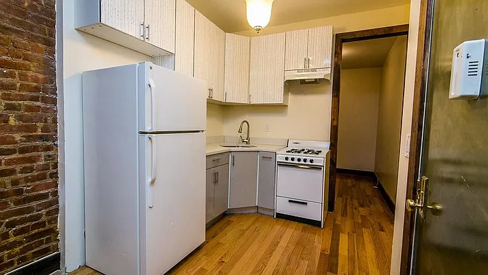 Rented by Nooklyn NYC LLC | media 24