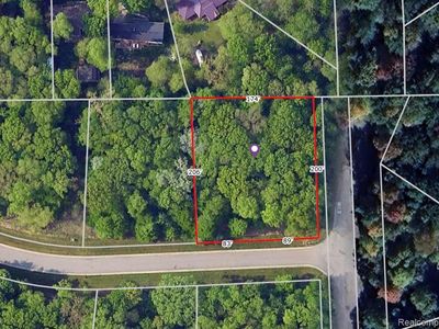 698 Kings Fairway Ln, Grand Blanc, MI, 48439